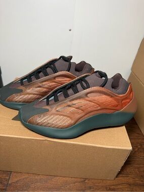 Yzy 700 v3